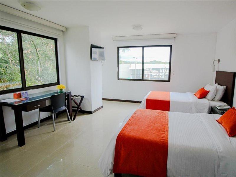 Hotel Pinares Plaza Pereira Exterior photo