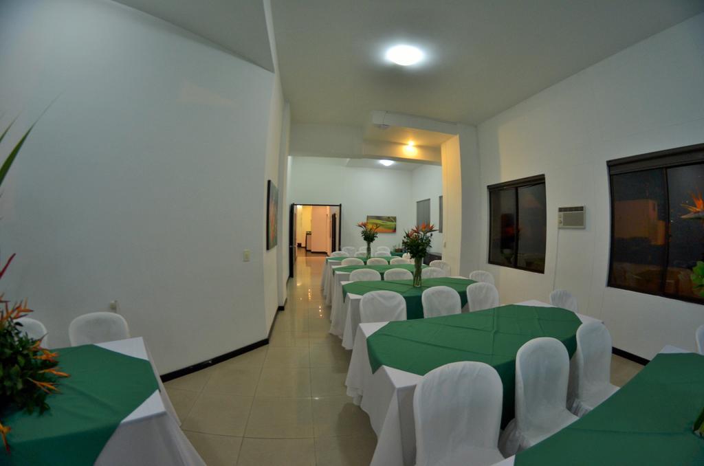 Hotel Pinares Plaza Pereira Exterior photo