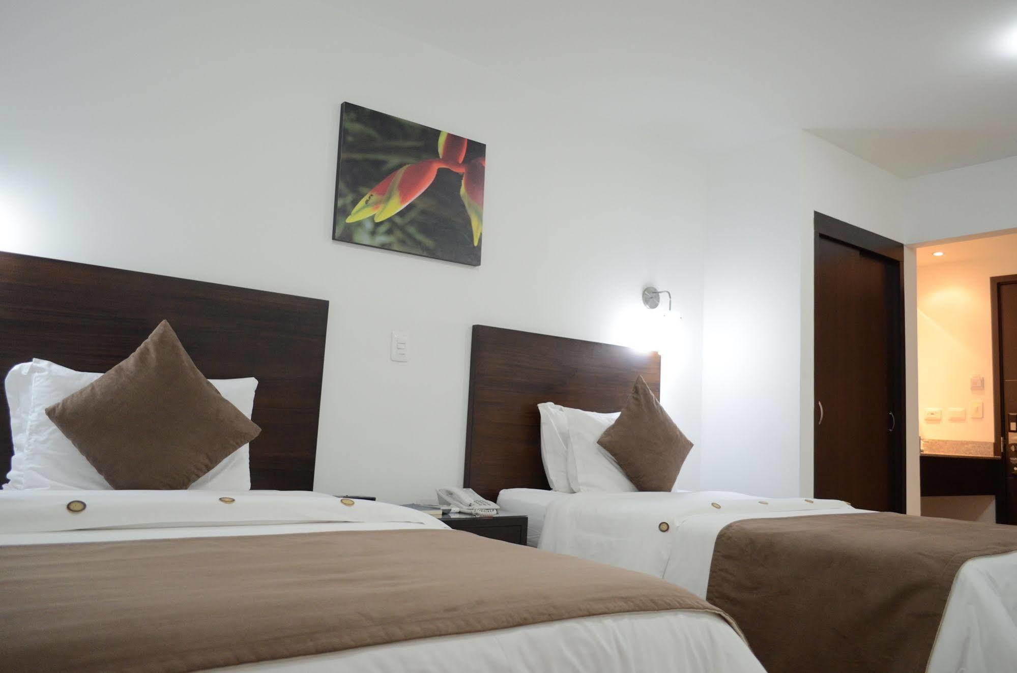 Hotel Pinares Plaza Pereira Exterior photo